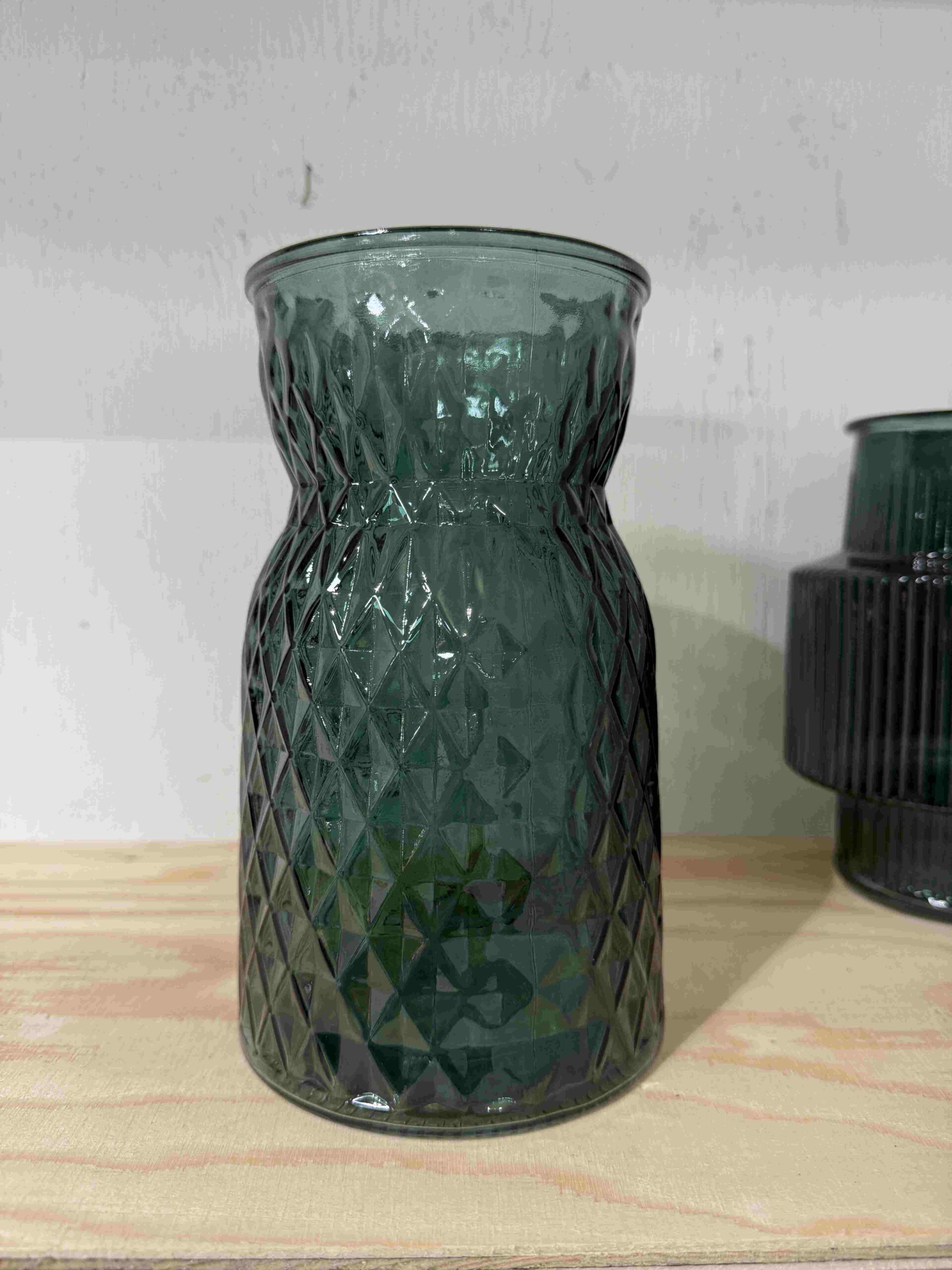 Glazen vaas ruit motief, H: 20 B 12 cm