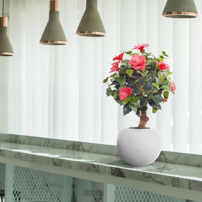 Hibiscus kunstplant op voet, H: 65 cm – rood